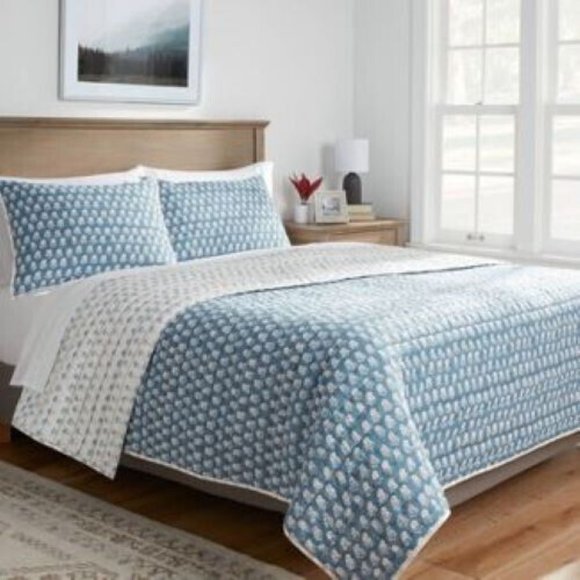 Threshold Bedding Printed Wood Block Voile Reversible Quilt Blue